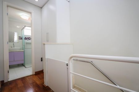 Casa de condomínio à venda com 127m², 3 quartos e 2 vagasCorredor