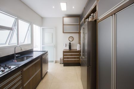 Casa de condomínio à venda com 306m², 4 quartos e 4 vagasCozinha