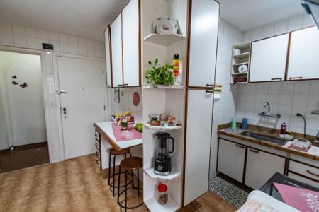 Apartamento à venda com 98m², 3 quartos e 2 vagasCozinha
