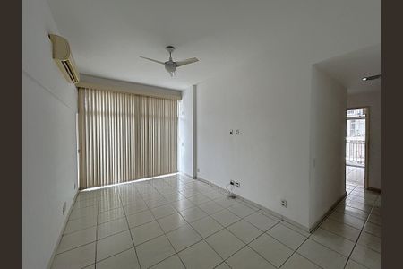 Apartamento à venda com 90m², 2 quartos e 1 vagaSala