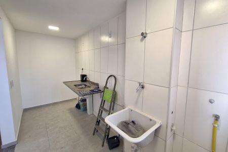 Apartamento para alugar com 53m², 2 quartos e sem vaga Apartamento para alugar com 53m², 2 quartos e sem vagaCozinha e Área de Serviço