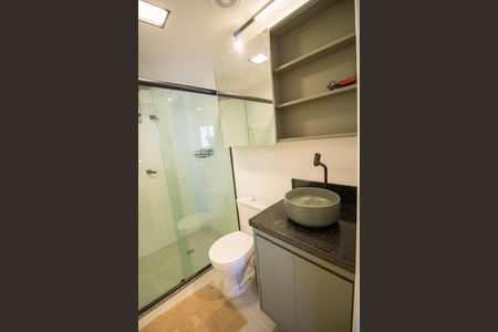 Banheiro de kitnet/studio para alugar com 1 quarto, 32m² em Jardim das Acacias, São Paulo