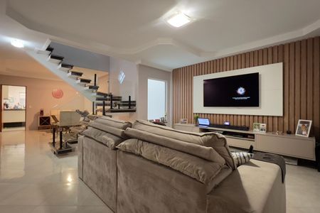 Sala de casa à venda com 3 quartos, 250m² em Jardim Santa Clara, Guarulhos