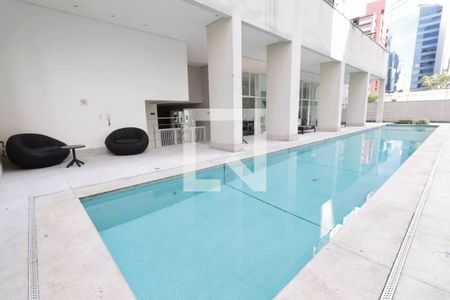 Studio à venda com 30m², 1 quarto e 1 vaga Studio à venda com 30m², 1 quarto e 1 vagaÁrea comum - Piscina