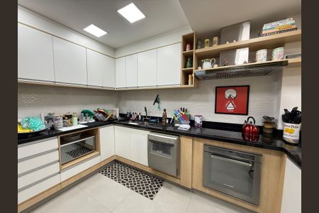 Apartamento à venda com 115m², 3 quartos e 2 vagas Apartamento à venda com 115m², 3 quartos e 2 vagasCozinha