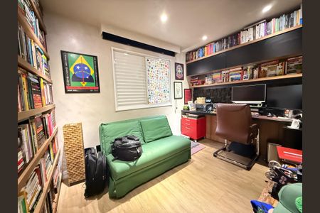 Apartamento à venda com 115m², 3 quartos e 2 vagas Apartamento à venda com 115m², 3 quartos e 2 vagasEscritório