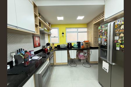 Apartamento à venda com 115m², 3 quartos e 2 vagas Apartamento à venda com 115m², 3 quartos e 2 vagasCozinha