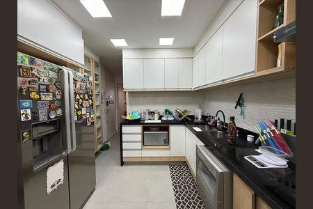 Apartamento à venda com 115m², 3 quartos e 2 vagas Apartamento à venda com 115m², 3 quartos e 2 vagasCozinha