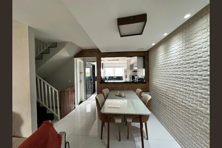 Sala de casa à venda com 3 quartos, 125m² em Pechincha, Rio de Janeiro