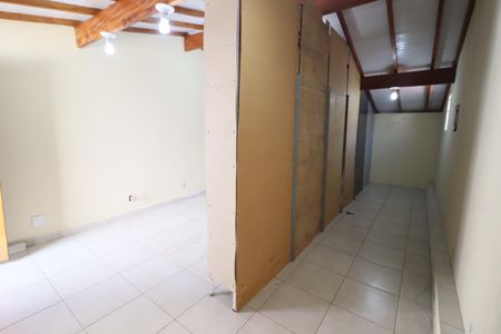 Casa à venda com 240m², 4 quartos e 2 vagasQuarto de Serviço