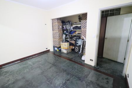 Casa à venda com 240m², 4 quartos e 2 vagasSuíte 2