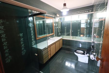 Casa à venda com 240m², 4 quartos e 2 vagasBanheiro da Suíte 1