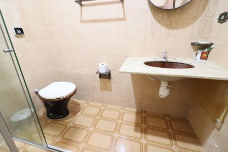 Casa à venda com 240m², 4 quartos e 2 vagasBanheiro da Suíte 2