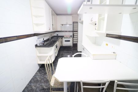 Casa à venda com 240m², 4 quartos e 2 vagasCozinha 1