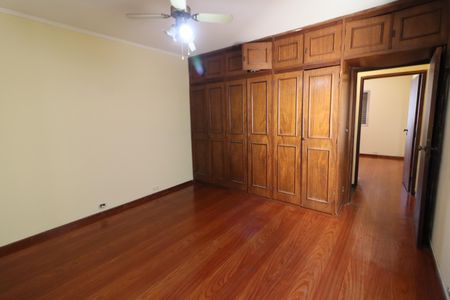 Casa à venda com 240m², 4 quartos e 2 vagasQuarto 2