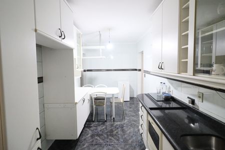 Casa à venda com 240m², 4 quartos e 2 vagasCozinha 1