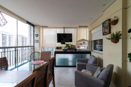 Apartamento à venda com 148m², 4 quartos e 2 vagasVaranda