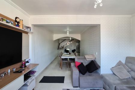 Casa para alugar com 219m², 3 quartos e 2 vagasSala