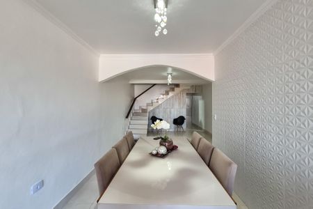 Casa para alugar com 219m², 3 quartos e 2 vagasSala