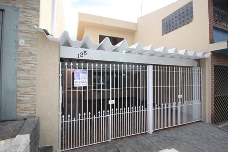 Casa para alugar com 178m², 3 quartos e 2 vagasFachada