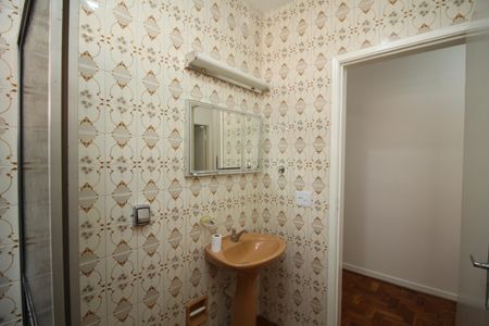 Casa para alugar com 178m², 3 quartos e 2 vagasBanheiro Social