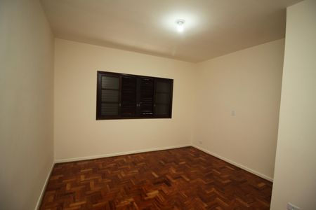 Quarto de casa para alugar com 3 quartos, 178m² em Jardim Três Marias, São Paulo