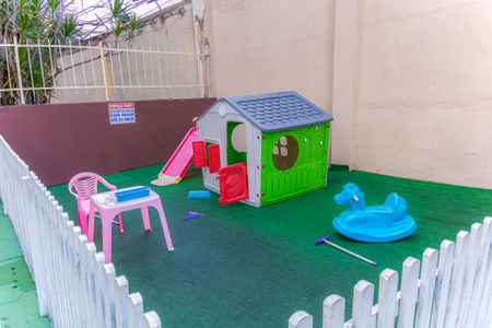 Apartamento para alugar com 50m², 2 quartos e 1 vaga Apartamento para alugar com 50m², 2 quartos e 1 vagaÁrea comum - Playground