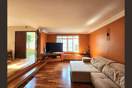 Sala de casa à venda com 3 quartos, 330m² em Planalto Paulista, São Paulo