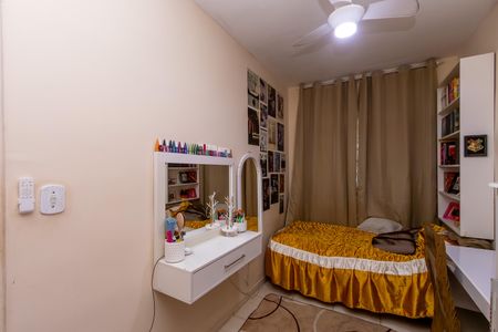 Casa à venda com 180m², 3 quartos e 2 vagas Casa à venda com 180m², 3 quartos e 2 vagasQuarto 1