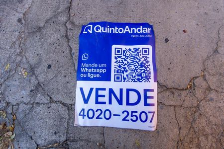 Casa à venda com 180m², 3 quartos e 2 vagas Casa à venda com 180m², 3 quartos e 2 vagasPlaca