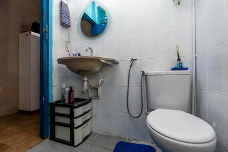 Casa à venda com 180m², 3 quartos e 2 vagas Casa à venda com 180m², 3 quartos e 2 vagasBanheiro