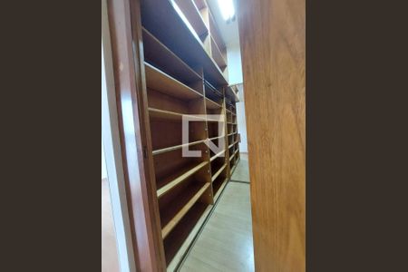 Apartamento à venda com 125m², 3 quartos e 2 vagasCloset