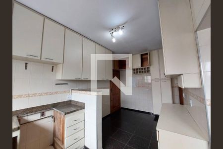 Apartamento à venda com 125m², 3 quartos e 2 vagasCozinha