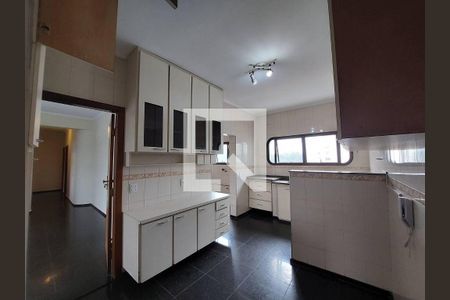 Apartamento à venda com 125m², 3 quartos e 2 vagasCozinha