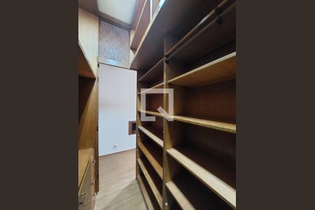 Apartamento à venda com 125m², 3 quartos e 2 vagasCloset