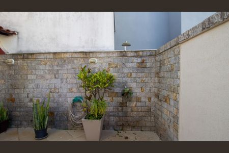 Casa de condomínio à venda com 191m², 4 quartos e 3 vagas Casa de condomínio à venda com 191m², 4 quartos e 3 vagasQuintal