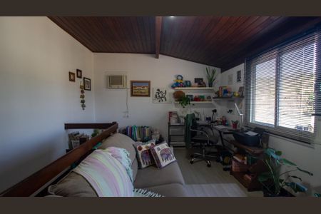 Casa de condomínio à venda com 191m², 4 quartos e 3 vagas Casa de condomínio à venda com 191m², 4 quartos e 3 vagasSala 2