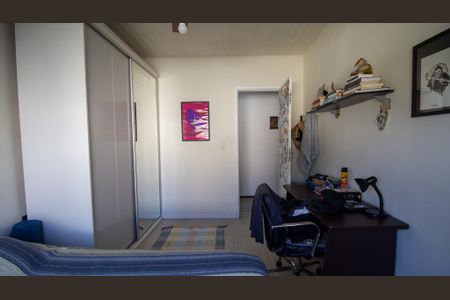 Casa de condomínio à venda com 191m², 4 quartos e 3 vagas Casa de condomínio à venda com 191m², 4 quartos e 3 vagasQuarto 1