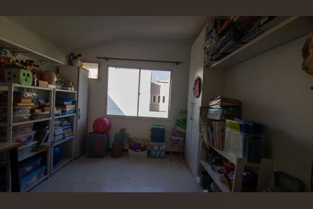 Casa de condomínio à venda com 191m², 4 quartos e 3 vagas Casa de condomínio à venda com 191m², 4 quartos e 3 vagasQuarto 2