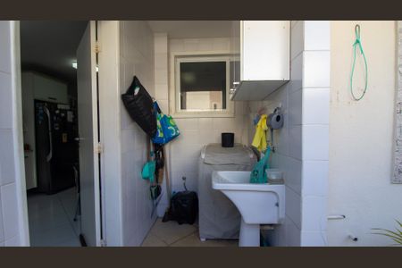 Casa de condomínio à venda com 191m², 4 quartos e 3 vagas Casa de condomínio à venda com 191m², 4 quartos e 3 vagasQuintal