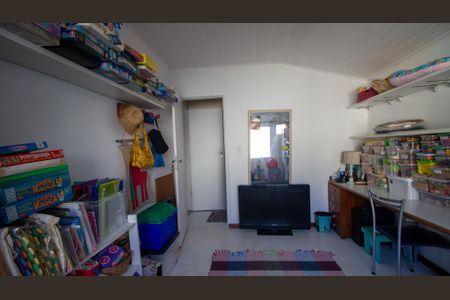 Casa de condomínio à venda com 191m², 4 quartos e 3 vagas Casa de condomínio à venda com 191m², 4 quartos e 3 vagasQuarto 2