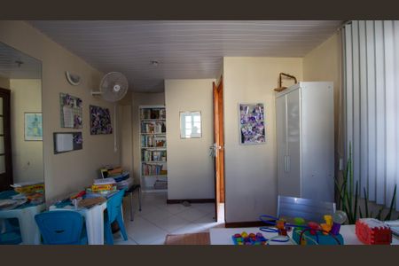 Casa de condomínio à venda com 191m², 4 quartos e 3 vagas Casa de condomínio à venda com 191m², 4 quartos e 3 vagasQuarto 3