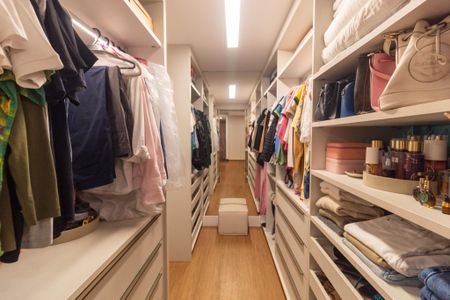 Apartamento à venda com 181m², 4 quartos e 2 vagasCloset da Suíte 1