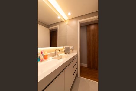 Apartamento à venda com 181m², 4 quartos e 2 vagasBanheiro Social