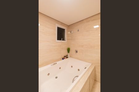 Apartamento à venda com 181m², 4 quartos e 2 vagasBanheiro da Suíte 1