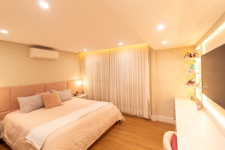 Apartamento à venda com 181m², 4 quartos e 2 vagasSuíte 1