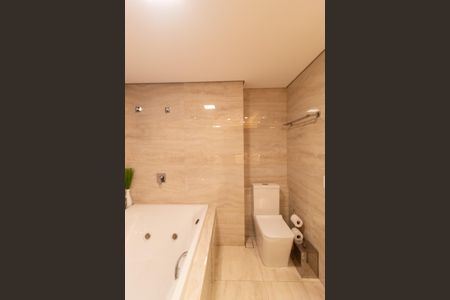 Apartamento à venda com 181m², 4 quartos e 2 vagasBanheiro da Suíte 1