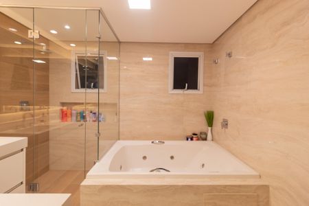 Apartamento à venda com 181m², 4 quartos e 2 vagasBanheiro da Suíte 1