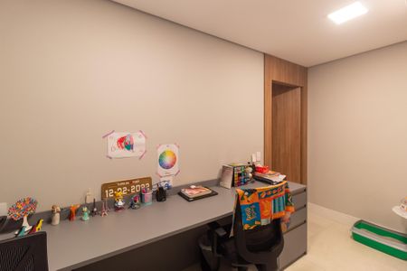 Apartamento à venda com 181m², 4 quartos e 2 vagasQuarto 2