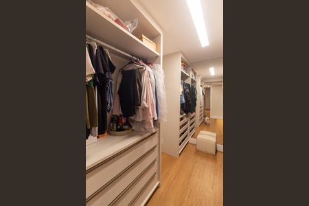 Apartamento à venda com 181m², 4 quartos e 2 vagasCloset da Suíte 1